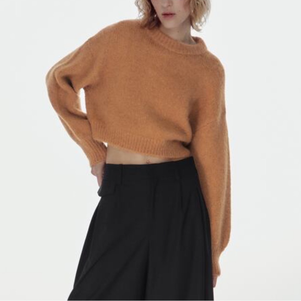 Zara CROPPED KNIT SWEATER